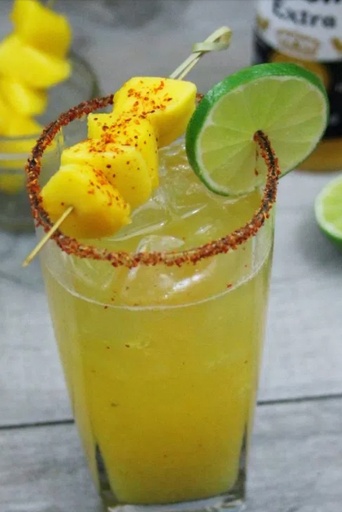 Michelada de mango biche